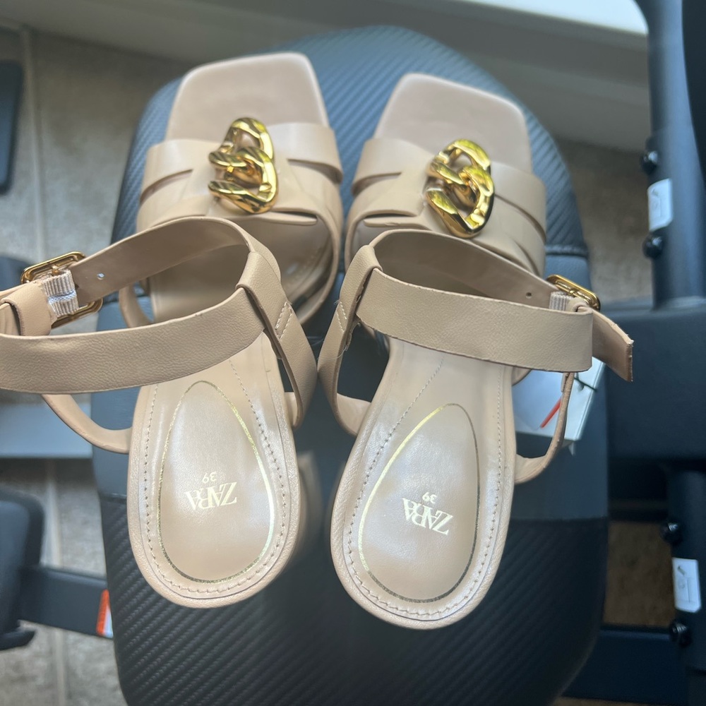 Brand new Zara STRAPPY CHUNKY PLATFORM HEELED SANDALS - Picture 8 of 12